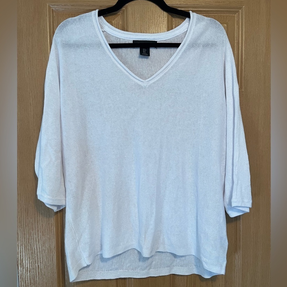 Tahari White V-Neck Oversized Short Sleeve Linen Knit Top